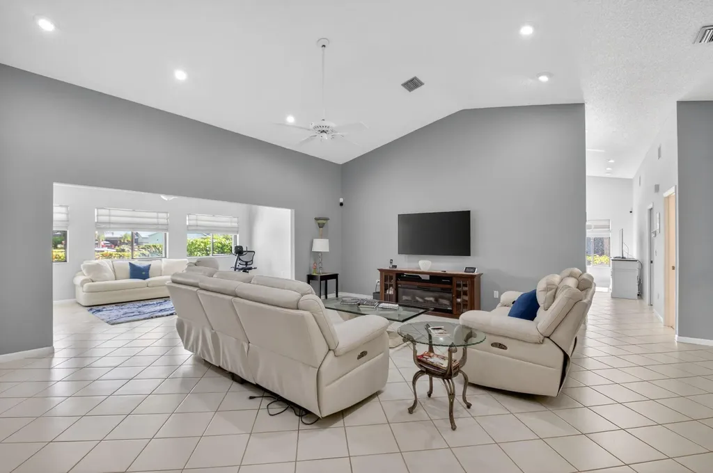 2905 Riviera Drive Delray Beach FL 33445