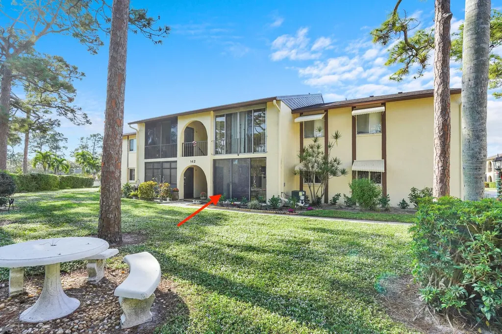 142 Lake Pine Circle Greenacres FL 33463