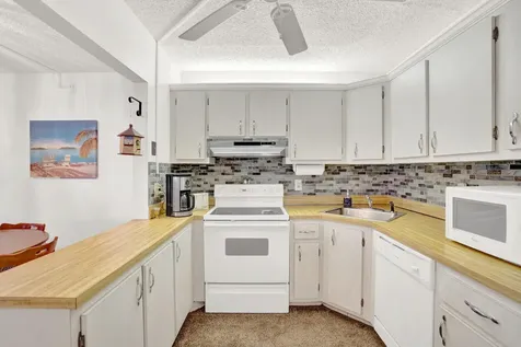 142 Lake Pine Circle Greenacres FL 33463
