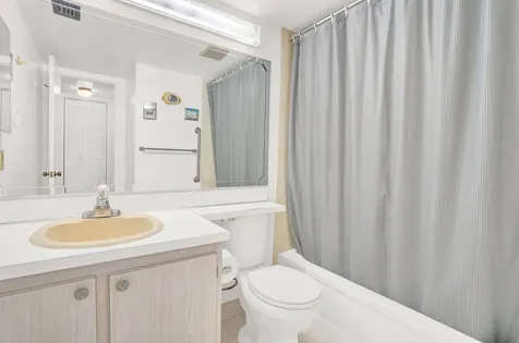 142 Lake Pine Circle Greenacres FL 33463