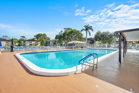 142 Lake Pine Circle Greenacres FL 33463