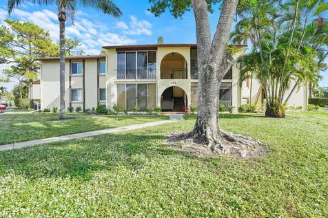 142 Lake Pine Circle Greenacres FL 33463
