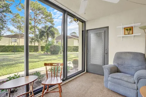 142 Lake Pine Circle Greenacres FL 33463