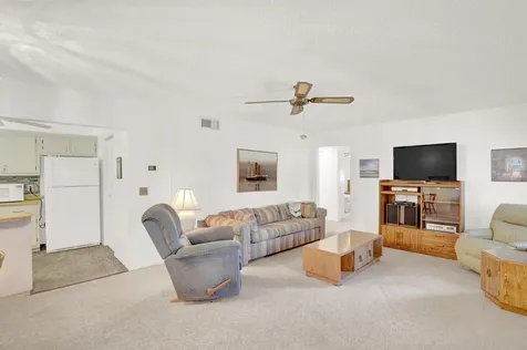 142 Lake Pine Circle Greenacres FL 33463