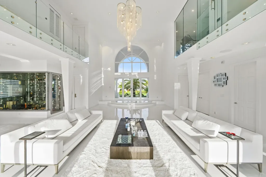 16430 NE 30th Avenue North Miami Beach FL 33160
