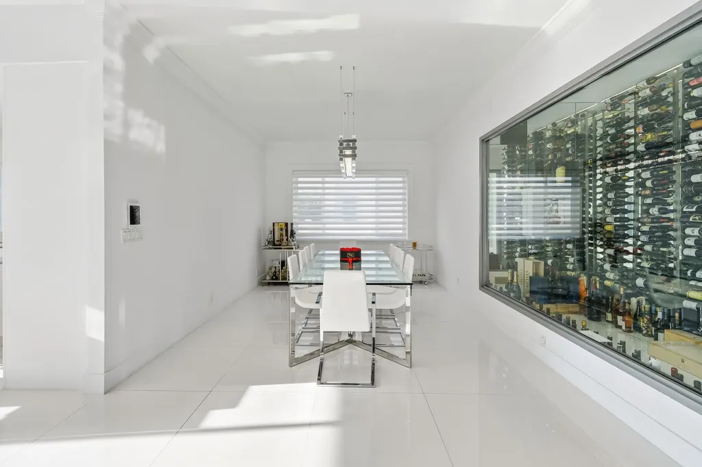 16430 NE 30th Avenue North Miami Beach FL 33160