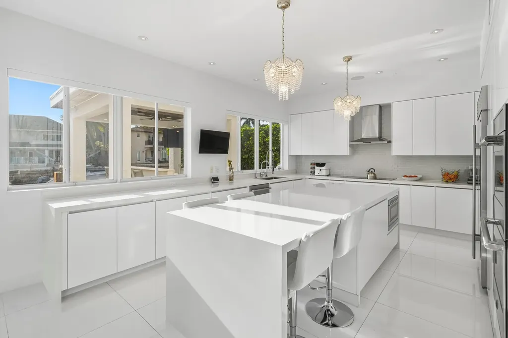 16430 NE 30th Avenue North Miami Beach FL 33160