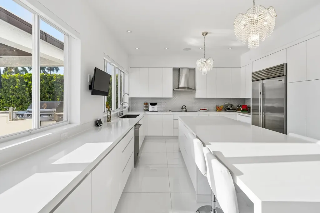 16430 NE 30th Avenue North Miami Beach FL 33160