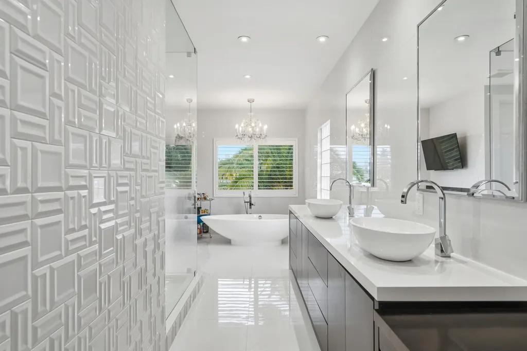 16430 NE 30th Avenue North Miami Beach FL 33160