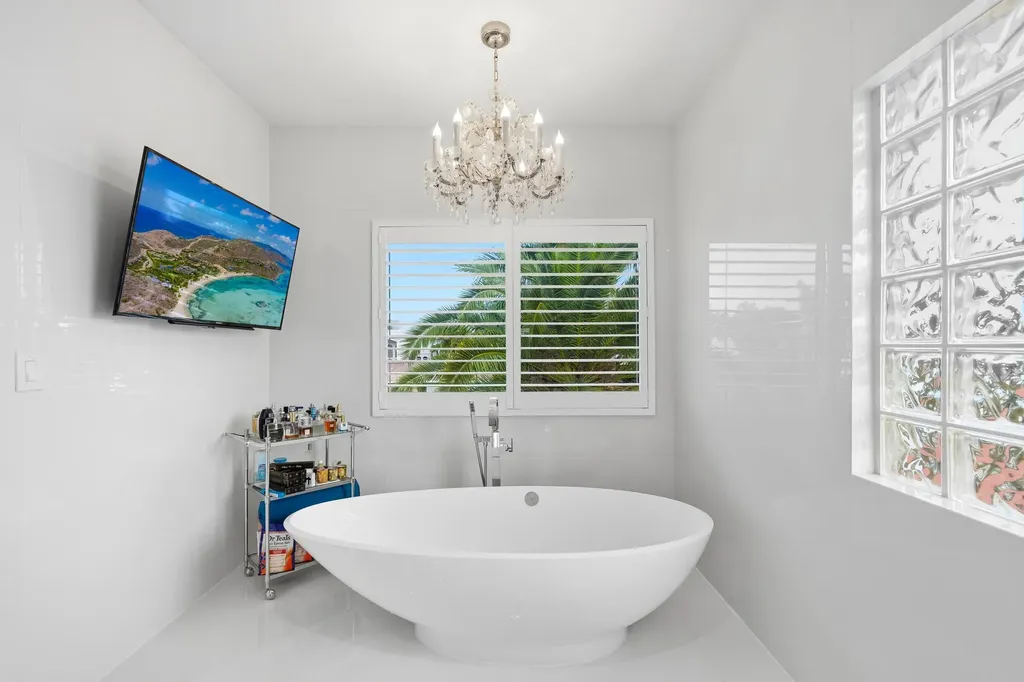 16430 NE 30th Avenue North Miami Beach FL 33160