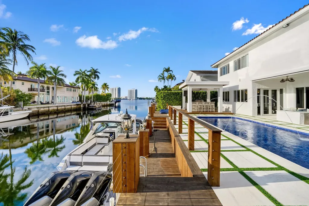 16430 NE 30th Avenue North Miami Beach FL 33160