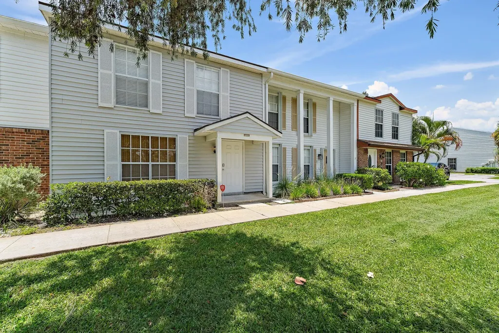 11830 Brier Patch Court Wellington FL 33414