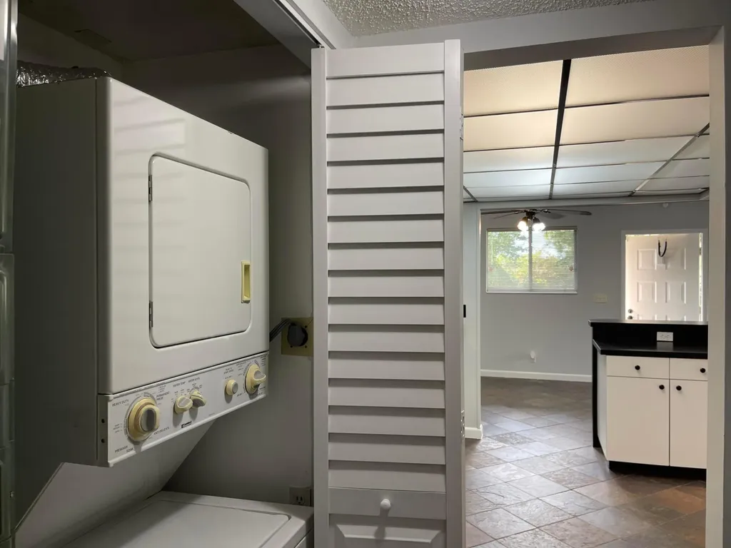 1850 Fairview Villas Drive Palm Springs FL 33406