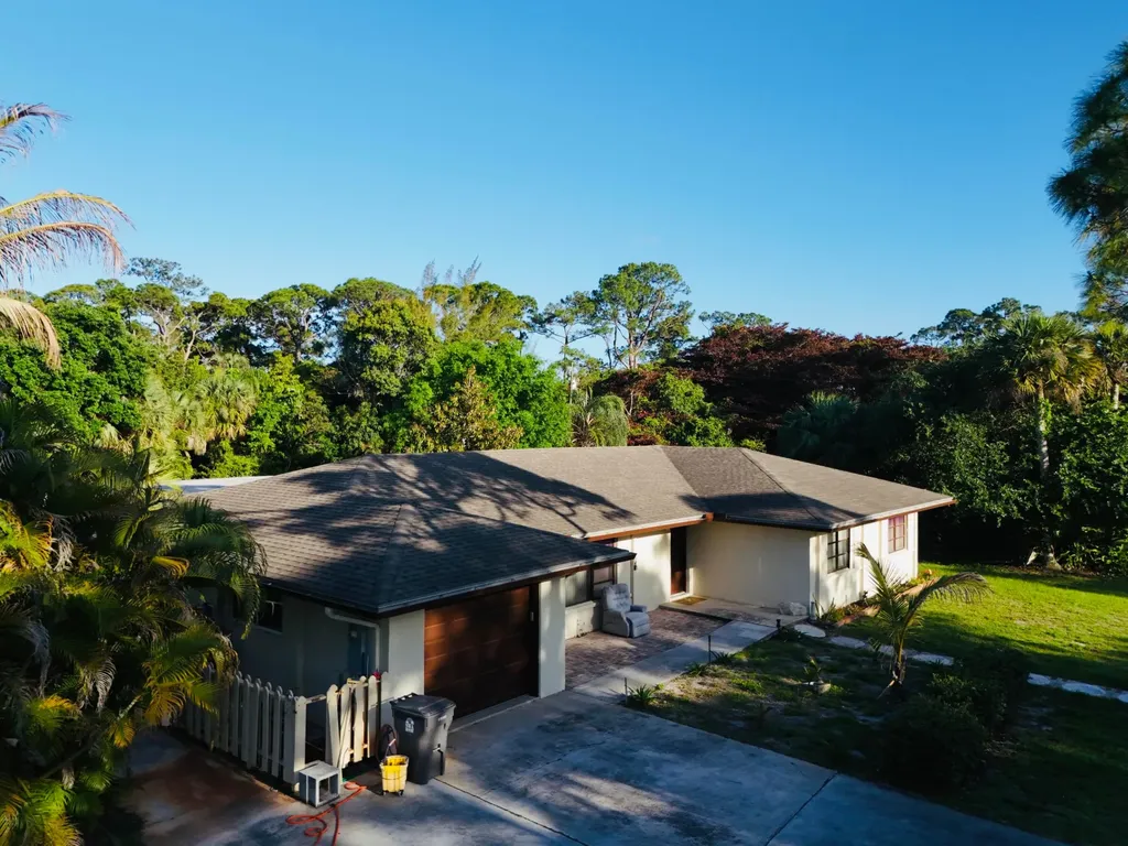 8895 N Bates Road Palm Beach Gardens FL 33418