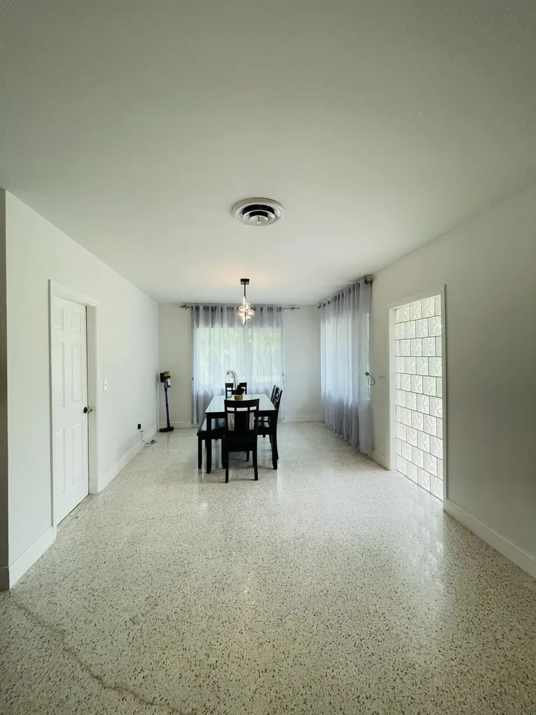 8895 N Bates Road Palm Beach Gardens FL 33418