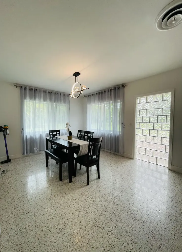 8895 N Bates Road Palm Beach Gardens FL 33418