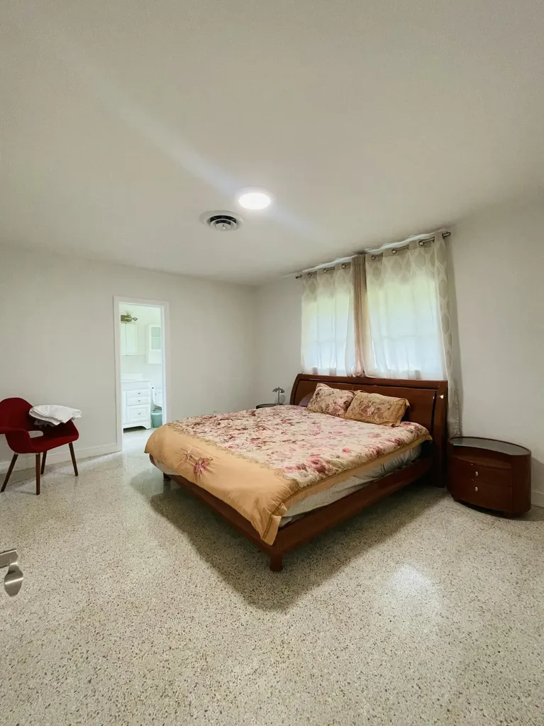 8895 N Bates Road Palm Beach Gardens FL 33418