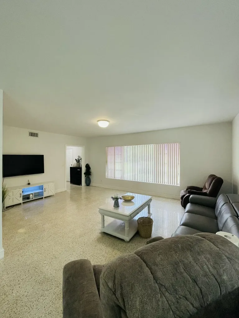 8895 N Bates Road Palm Beach Gardens FL 33418