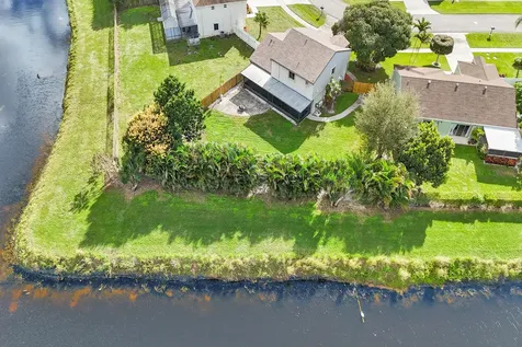 9855 Robins Nest Road Boca Raton FL 33496