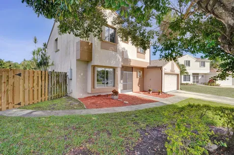 9855 Robins Nest Road Boca Raton FL 33496