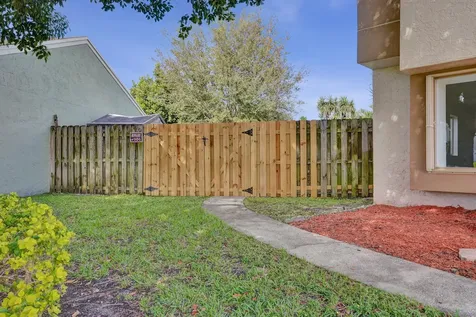 9855 Robins Nest Road Boca Raton FL 33496