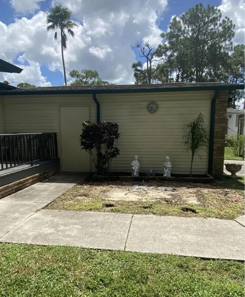 19418 Saddlebrook Court North Fort Myers FL 33903