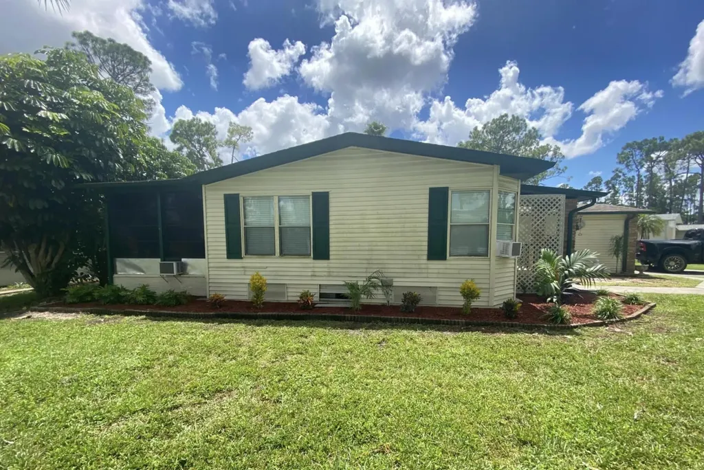 19418 Saddlebrook Court North Fort Myers FL 33903