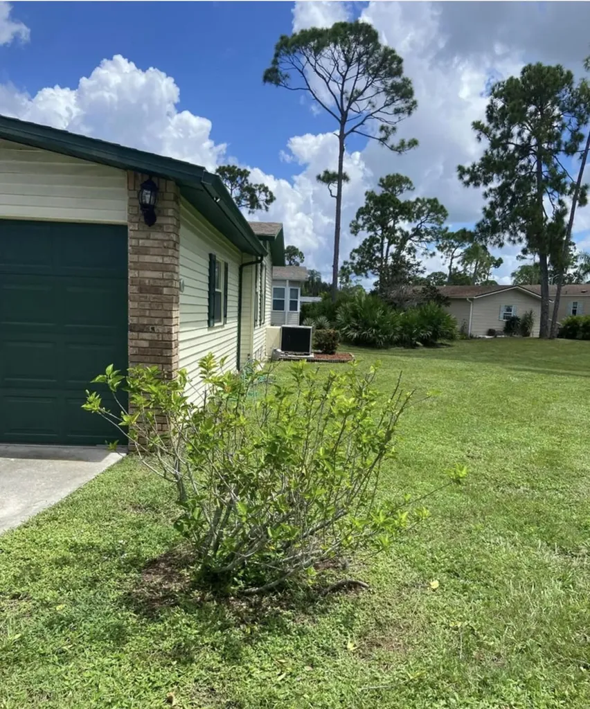 19418 Saddlebrook Court North Fort Myers FL 33903