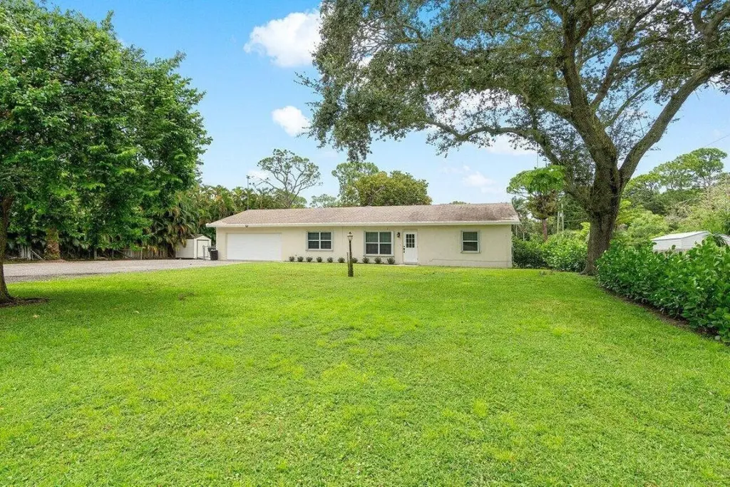 5567 2nd Road Lake Worth FL 33467
