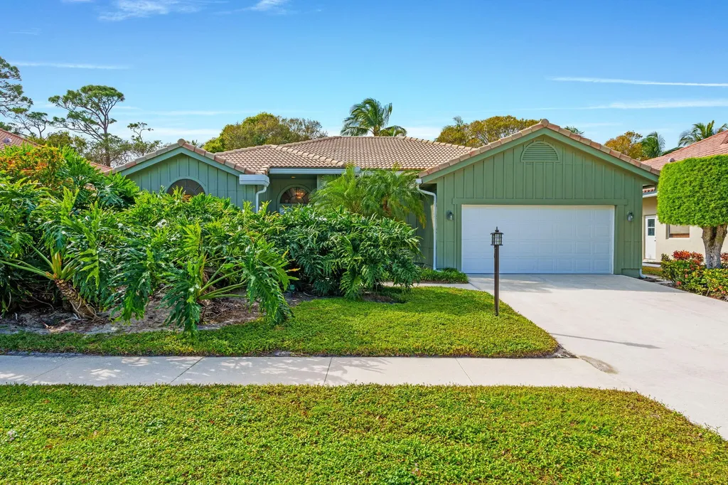9055 Cypress Hollow Drive Palm Beach Gardens FL 33418