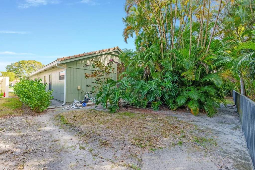 9055 Cypress Hollow Drive Palm Beach Gardens FL 33418