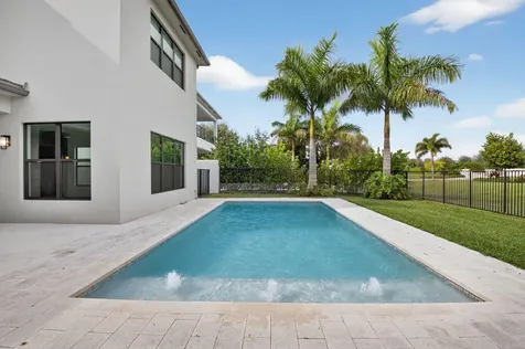 9087 Chauvet Way Boca Raton FL 33496