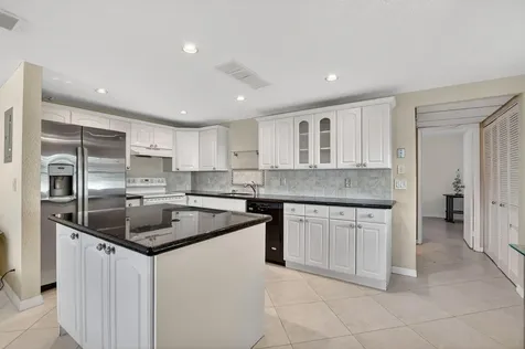 258 Monaco F Delray Beach FL 33446