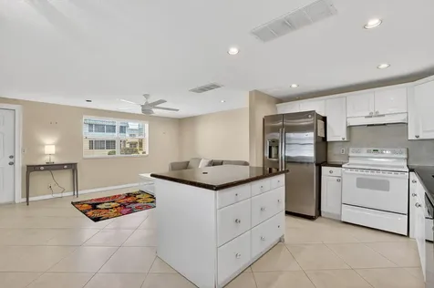 258 Monaco F Delray Beach FL 33446
