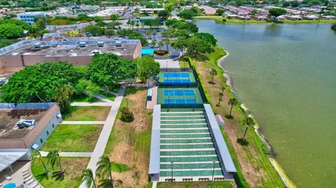 258 Monaco F Delray Beach FL 33446