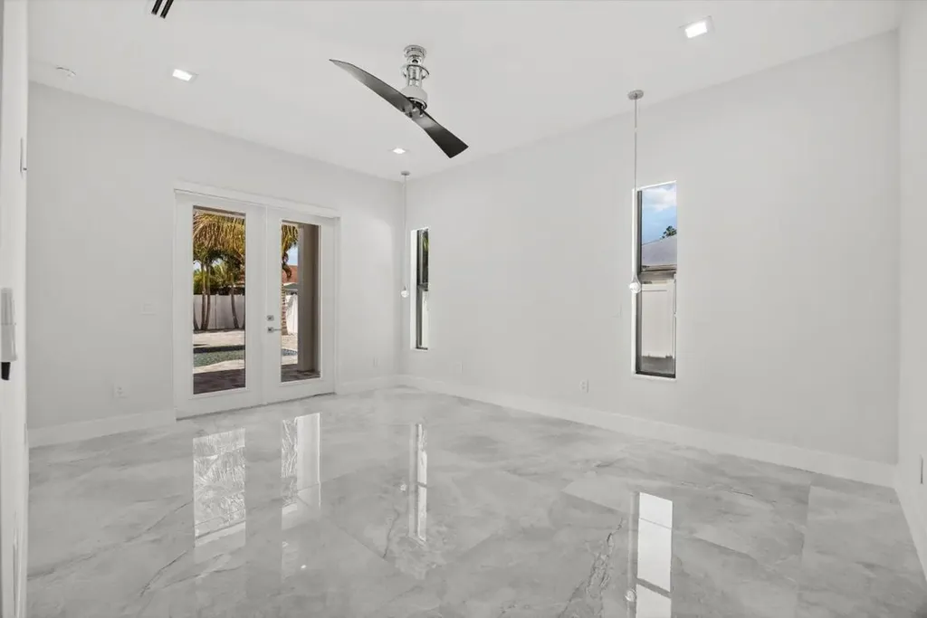 3291 SE West Snow Road Port St Lucie FL 34984