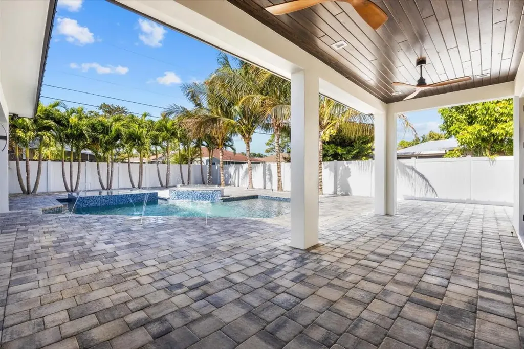 3291 SE West Snow Road Port St Lucie FL 34984