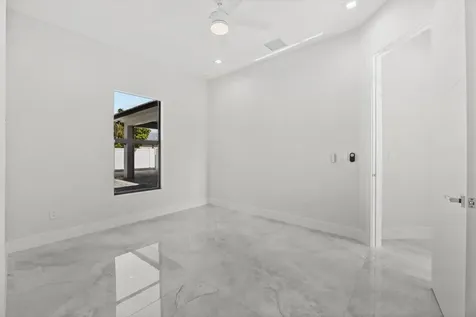 3291 SE West Snow Road Port St Lucie FL 34984