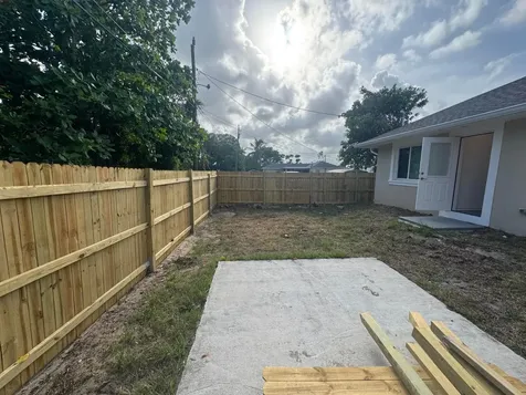 857 W 3rd Street Riviera Beach FL 33404
