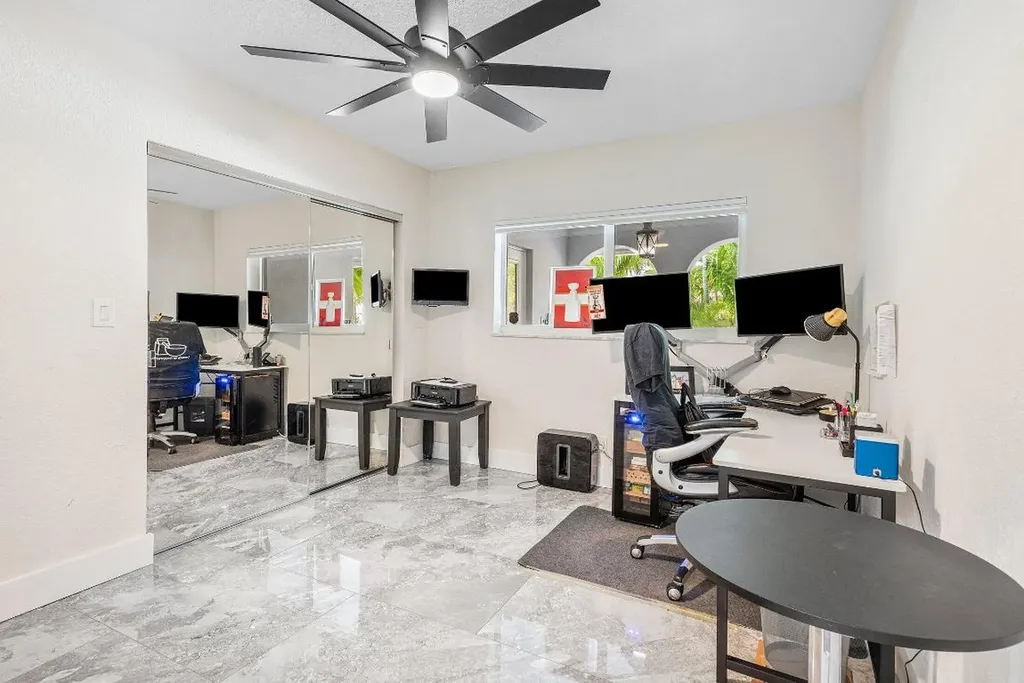 2200 SE 9th Street Pompano Beach FL 33062