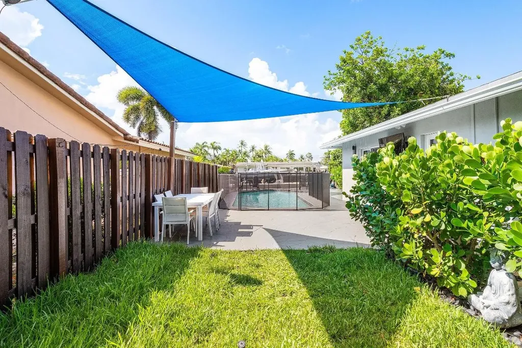 2200 SE 9th Street Pompano Beach FL 33062