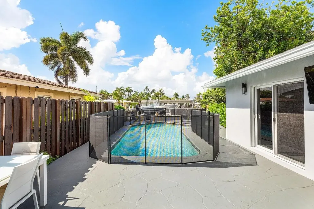 2200 SE 9th Street Pompano Beach FL 33062
