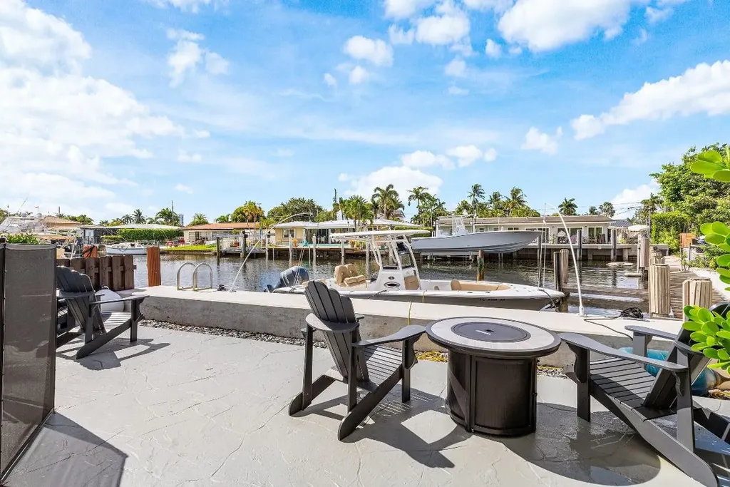 2200 SE 9th Street Pompano Beach FL 33062