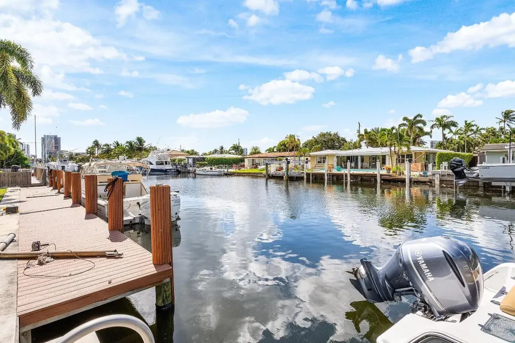2200 SE 9th Street Pompano Beach FL 33062