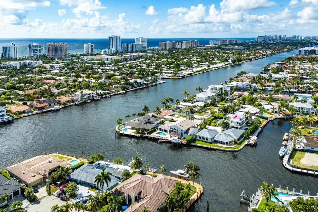 2200 SE 9th Street Pompano Beach FL 33062