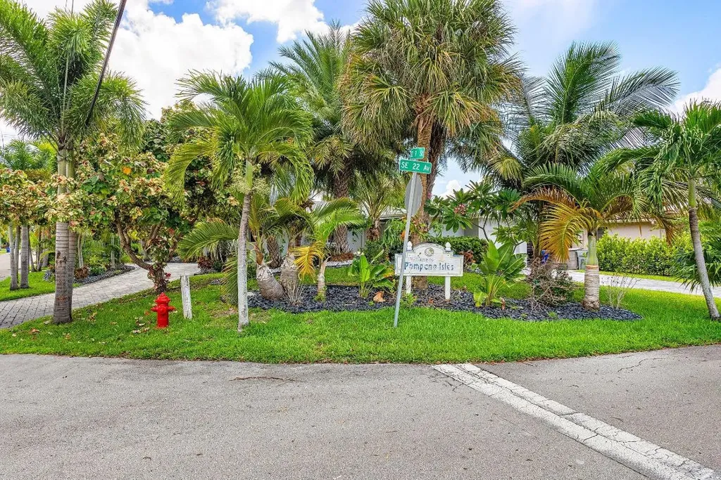 2200 SE 9th Street Pompano Beach FL 33062