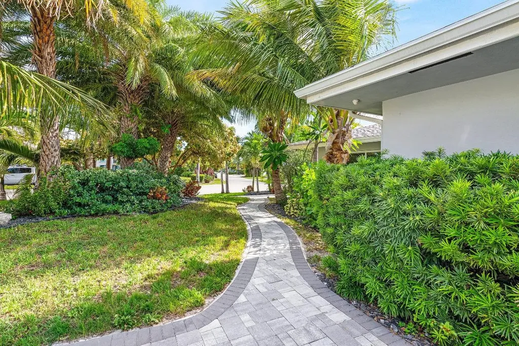 2200 SE 9th Street Pompano Beach FL 33062