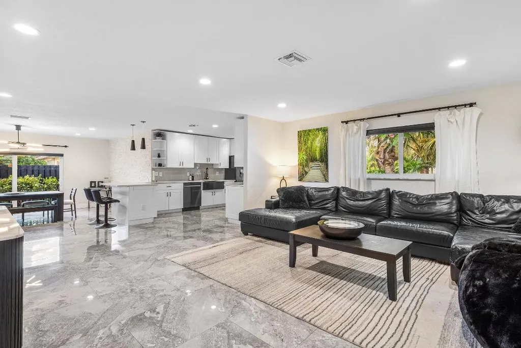 2200 SE 9th Street Pompano Beach FL 33062