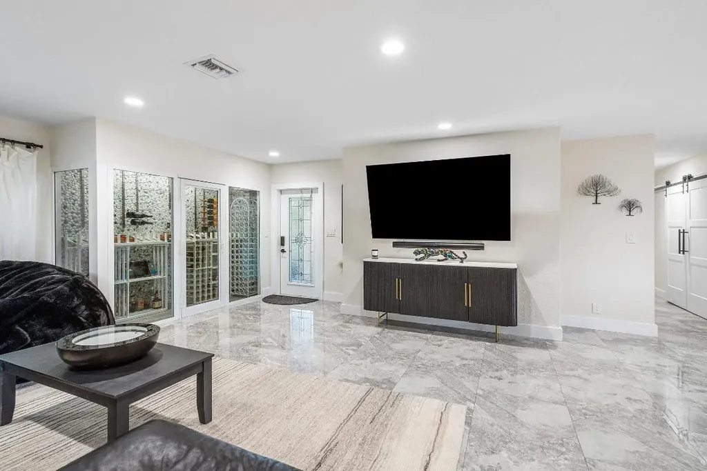 2200 SE 9th Street Pompano Beach FL 33062