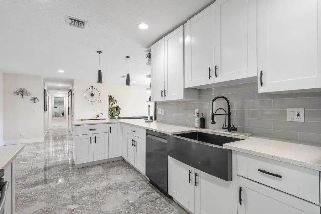 2200 SE 9th Street Pompano Beach FL 33062